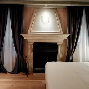 ca-dei-proverbi-suites.hotelslidodijesolo.com/